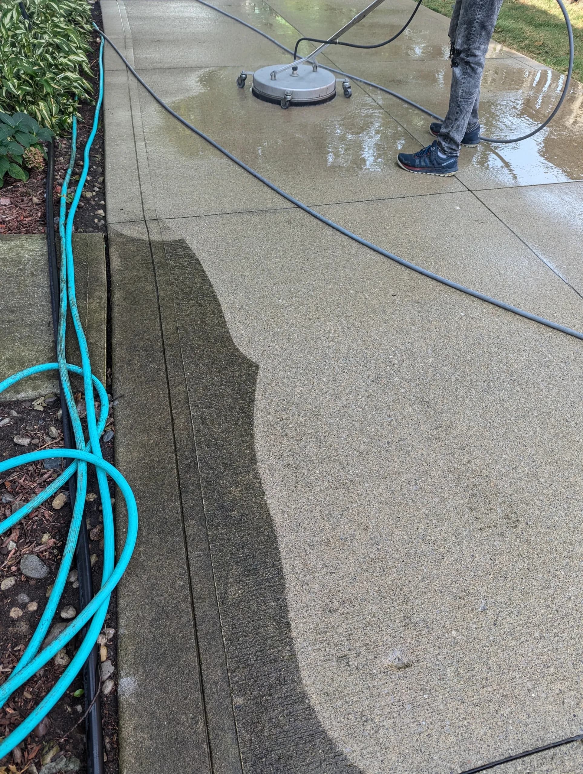 Driveway cleaning result with brighter, uniform finish